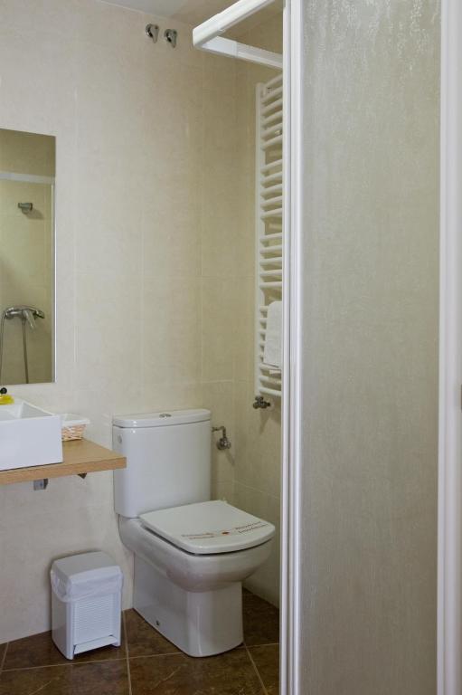 Amolls Restaurant I Habitacions Олот Экстерьер фото